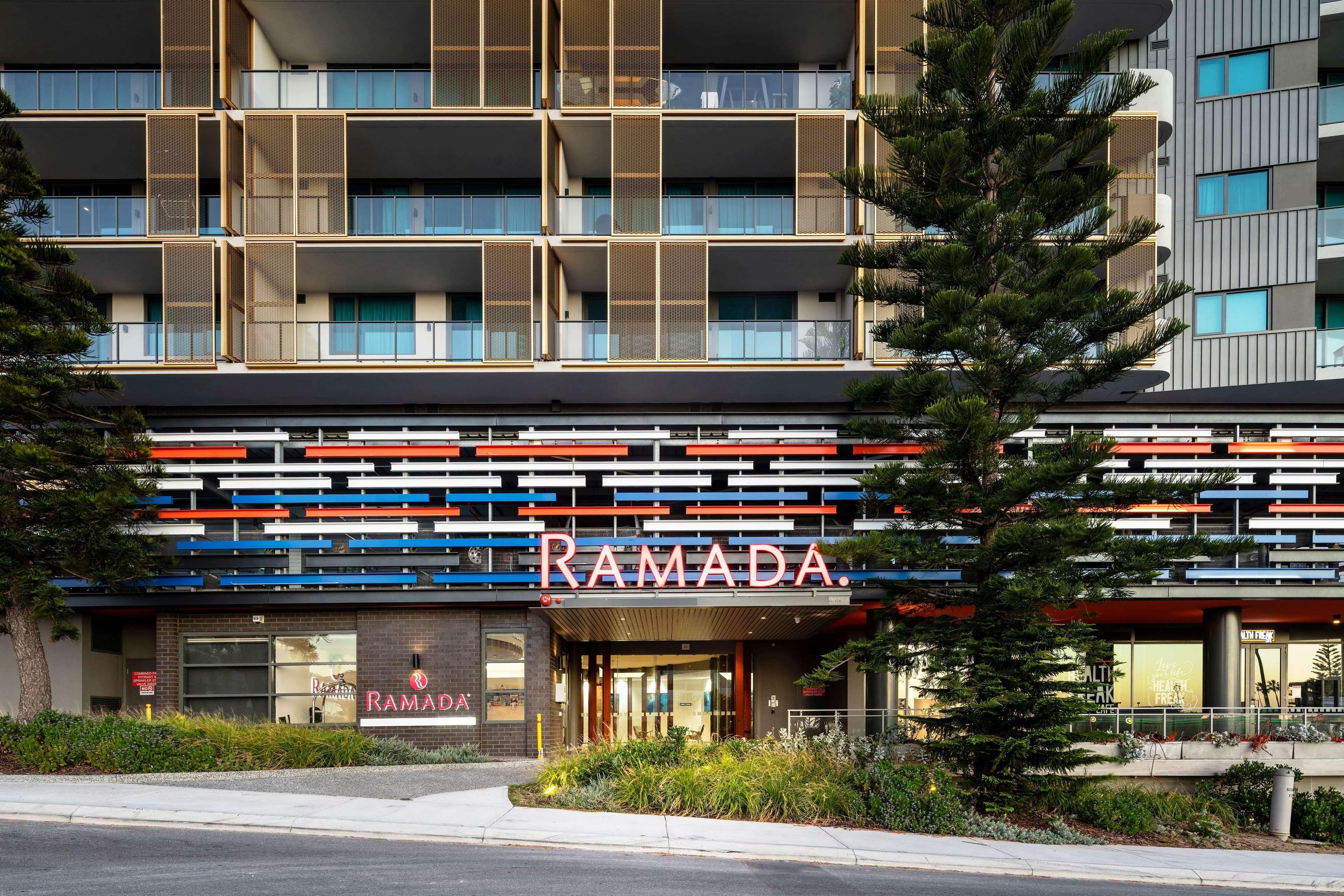 Ramada By Wyndham Vetroblu Scarborough Beach Perth Extérieur photo