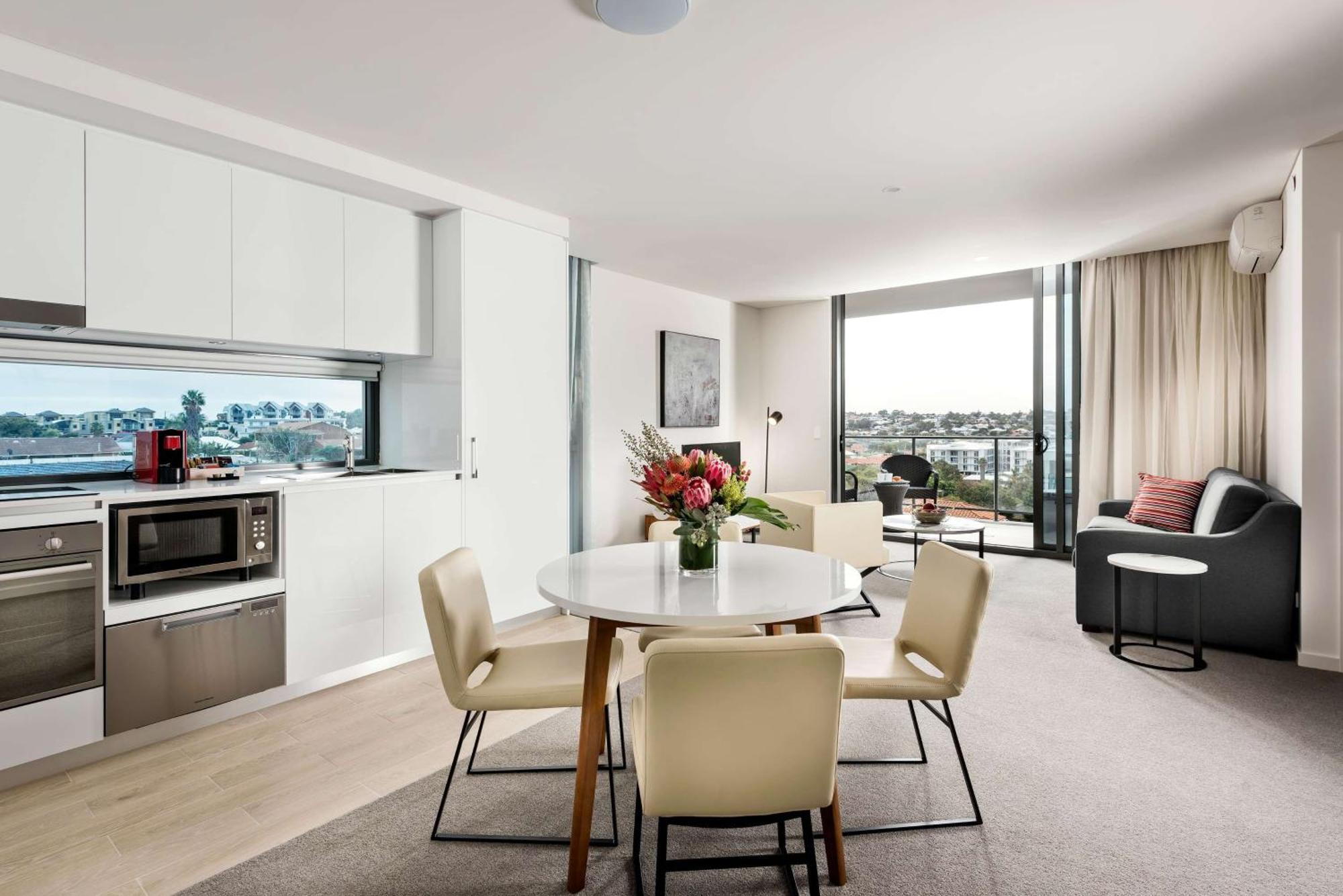 Ramada By Wyndham Vetroblu Scarborough Beach Perth Extérieur photo